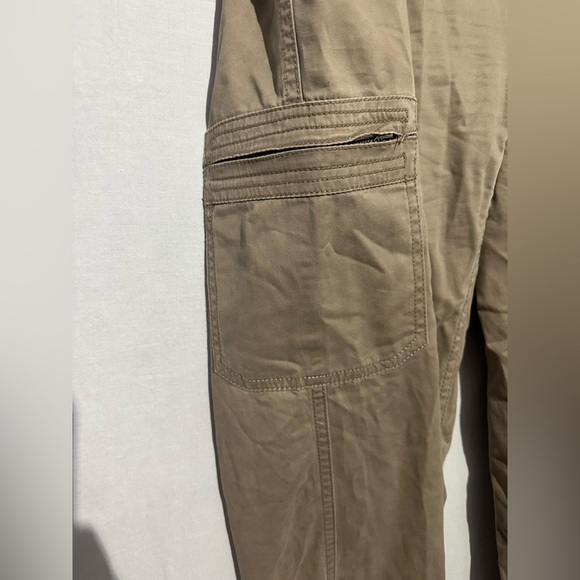 Liz Claiborne women’s cargo pants size 12 - Picture 2 of 5